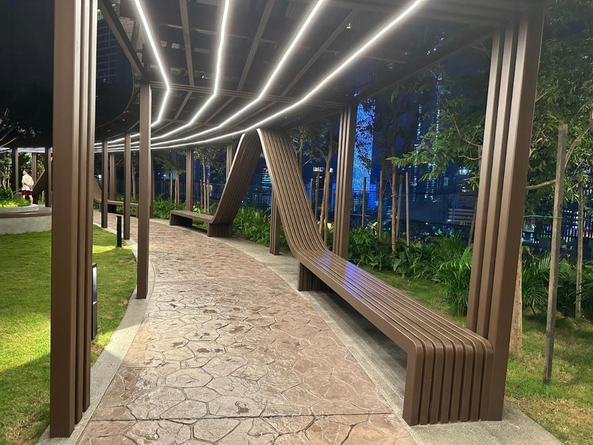 The Axon Suites Bukit Bintang Klcc By Skyscraper Куала-Лумпур Экстерьер фото