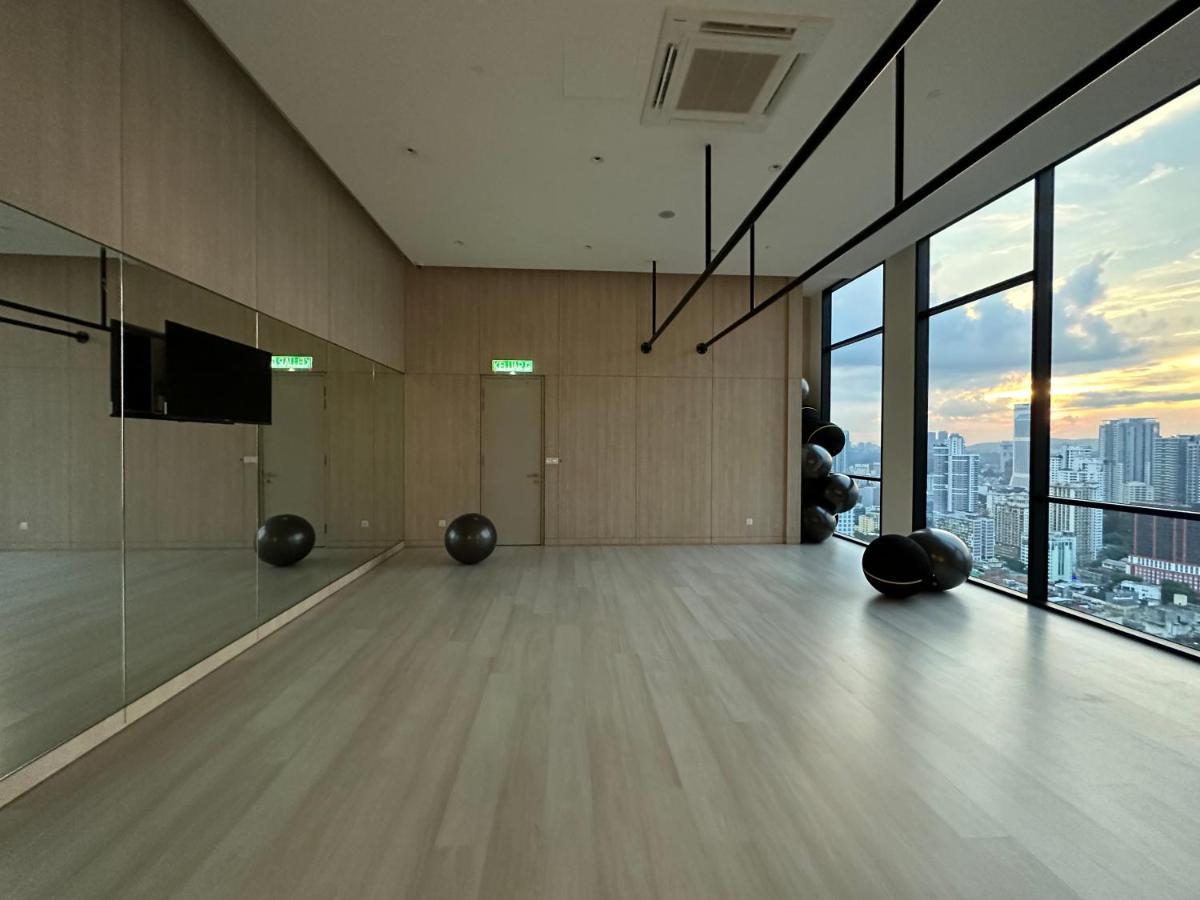 The Axon Suites Bukit Bintang Klcc By Skyscraper Куала-Лумпур Экстерьер фото