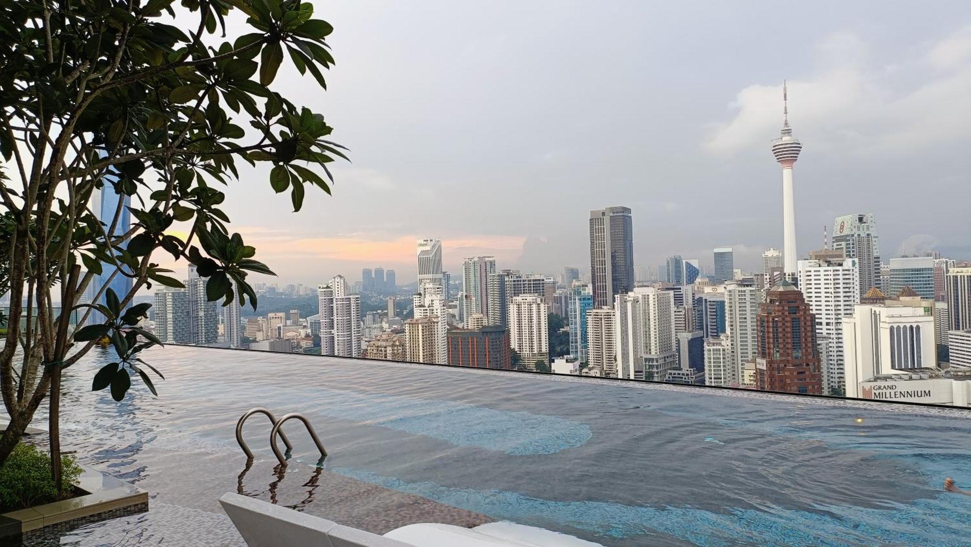 The Axon Suites Bukit Bintang Klcc By Skyscraper Куала-Лумпур Экстерьер фото